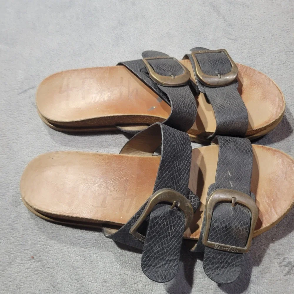 Blowfish Malibu 4Earth Sandals Women 9.5 Grey Snake‎ Print Slide Buckle Boho 73